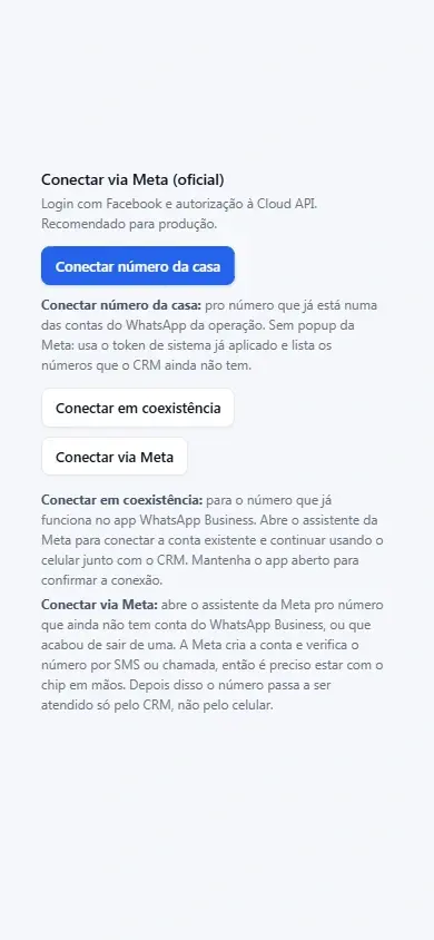 Prévia do CRM Platform, com dados sensíveis ocultados. Versão mobile.
